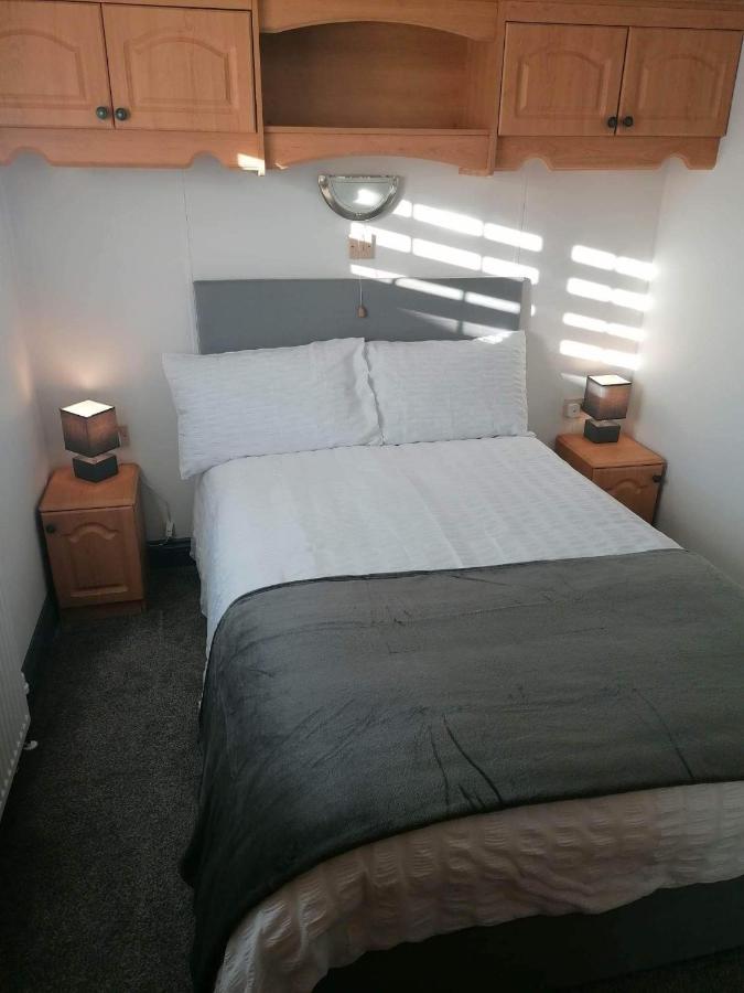 Cornwall Cornwall-Chapmanswell Caravan Holiday Park A30 B&B Bed And Breakfast #41 ローンソン エクステリア 写真