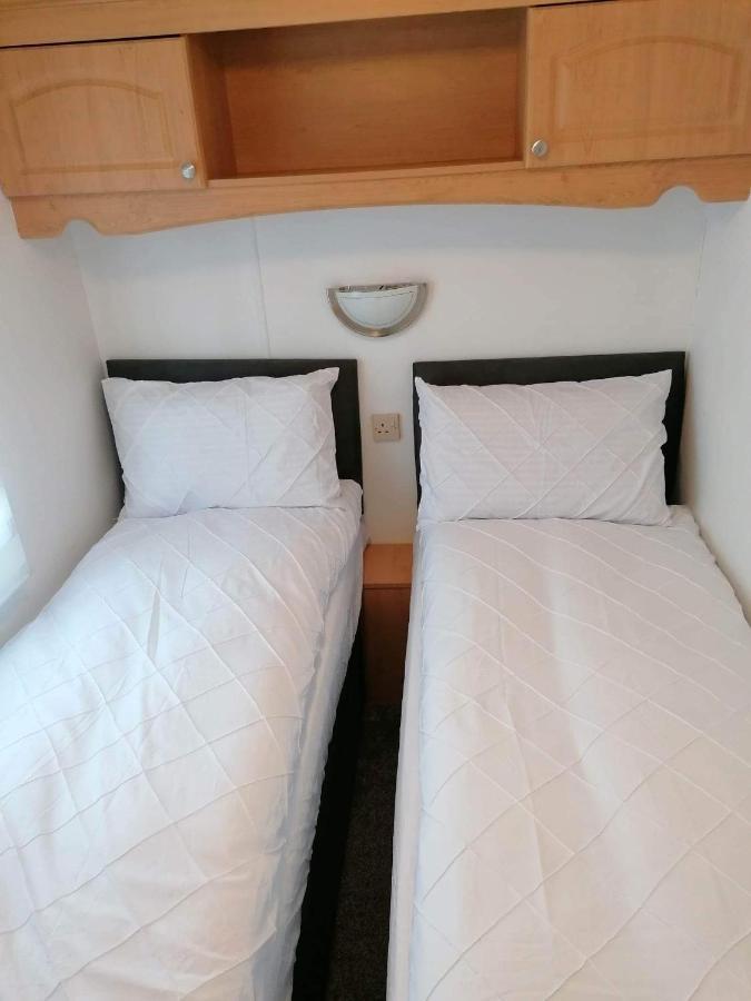 Cornwall Cornwall-Chapmanswell Caravan Holiday Park A30 B&B Bed And Breakfast #41 ローンソン エクステリア 写真