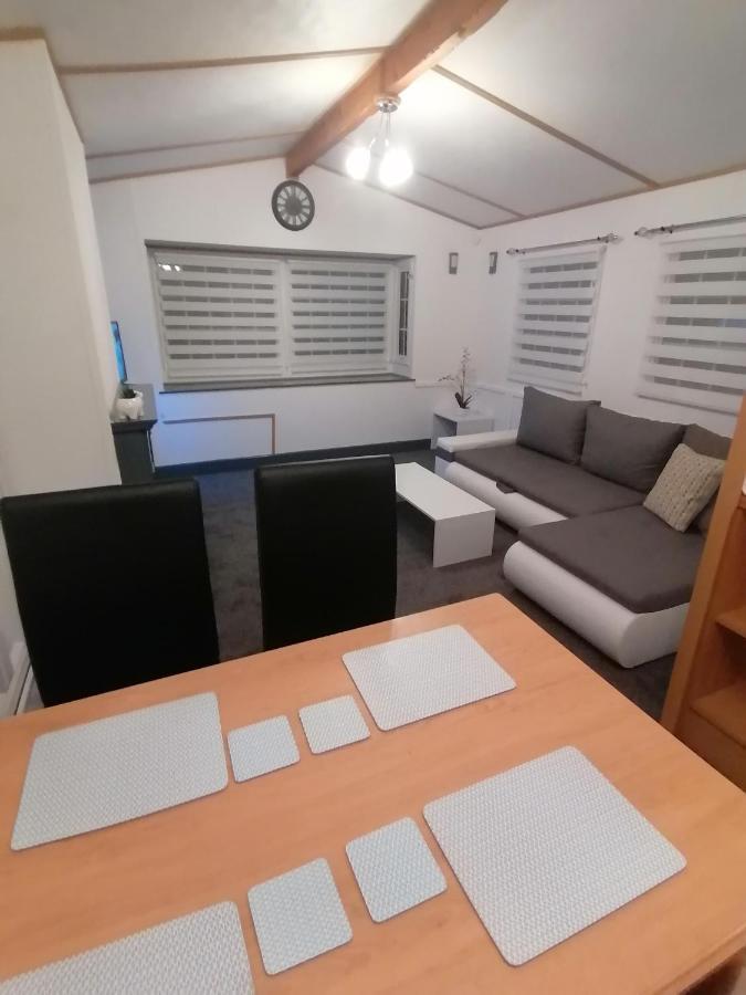 Cornwall Cornwall-Chapmanswell Caravan Holiday Park A30 B&B Bed And Breakfast #41 ローンソン エクステリア 写真